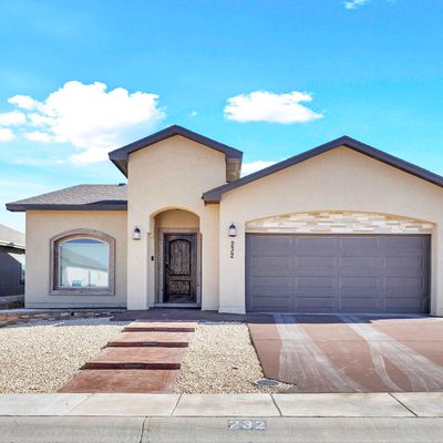 232 Flor Papagayo Way, Socorro, TX 79927