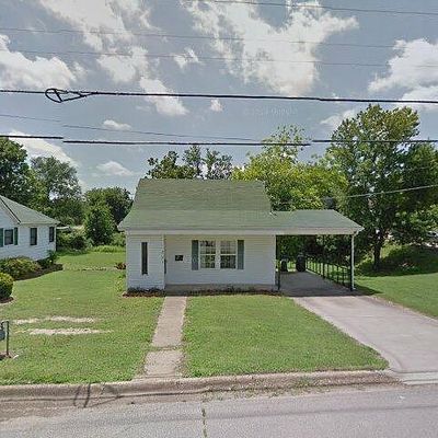 207 W Spring St, Ozark, AR 72949