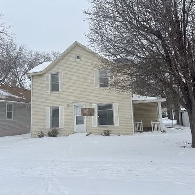 208 E 8 Th Ave, Hutchinson, KS 67501