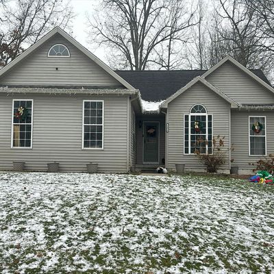 2484 Hickory Circle Dr, Howell, MI 48855