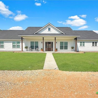 317 N Market St, Flatonia, TX 78941