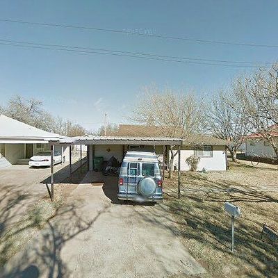 305 W Harrison Ave, Electra, TX 76360