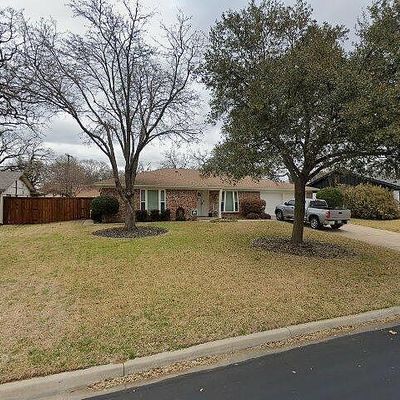 404 W Louella Dr, Hurst, TX 76054