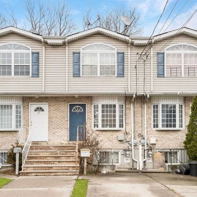 35 Alaska St, Staten Island, NY 10310