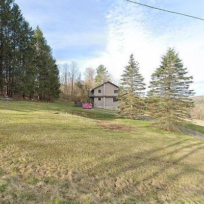 479 Quarry Hill Dr, Dalton, PA 18414