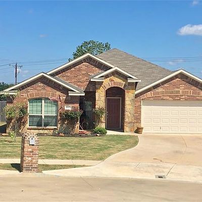 4103 Windmill Dr, Sanger, TX 76266