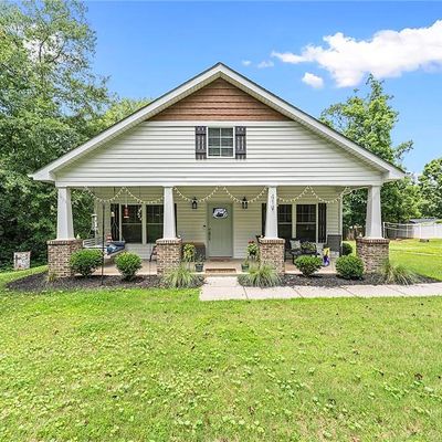 419 Eaton St, Central, SC 29630