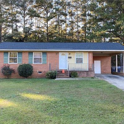 419 N Wright St, Raeford, NC 28376