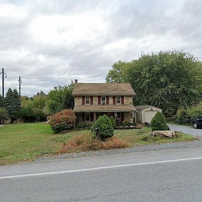 5353 Strasburg Rd, Kinzers, PA 17535