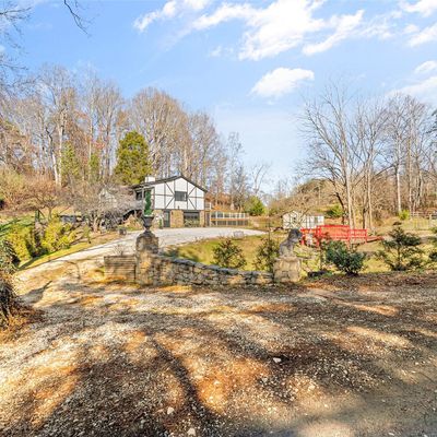 5 Northlake Dr, Weaverville, NC 28787