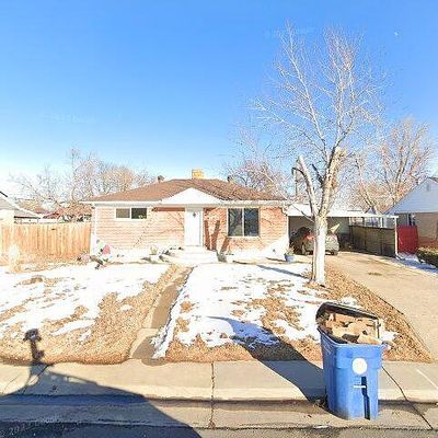 6950 Avrum Dr, Denver, CO 80221