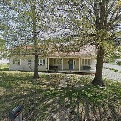 601 Main St, Dearborn, MO 64439