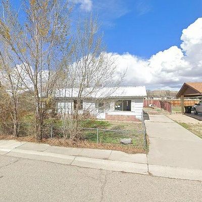 608 W Honeylocust St, Bloomfield, NM 87413