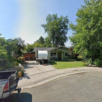 615 Kenneth Way, Mount Shasta, CA 96067