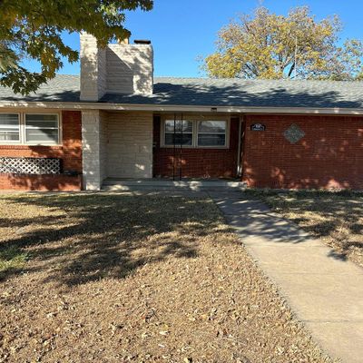 810 Normandy St, Dumas, TX 79029