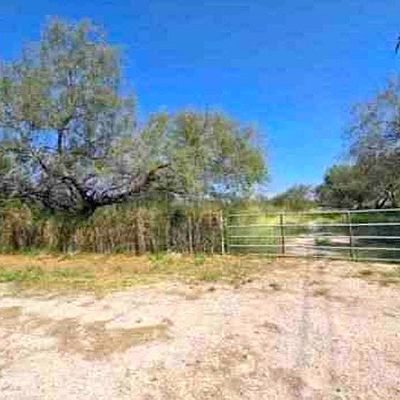 814 County Road 402, Falfurrias, TX 78355