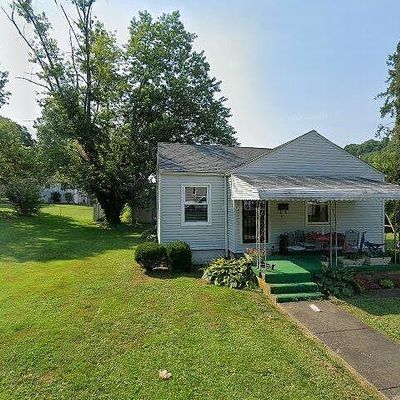 71 Maple Ln, Saint Albans, WV 25177