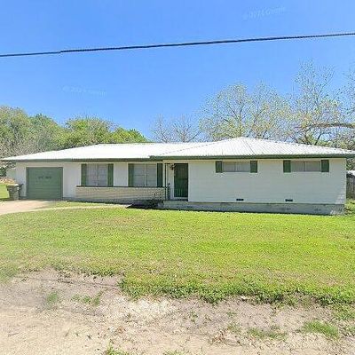 725 S Pecan, Moulton, TX 77975