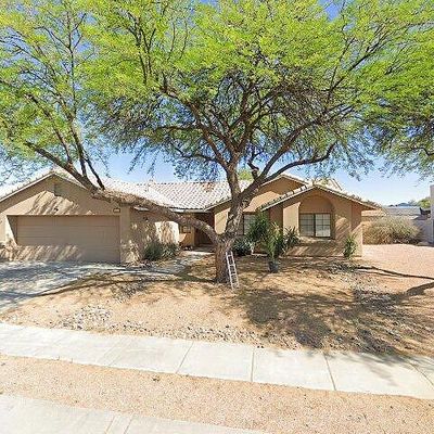 8892 N Safflower Ln, Tucson, AZ 85743