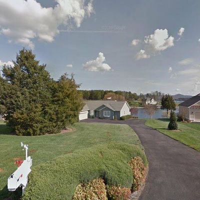 90 Southern Ky, Moneta, VA 24121