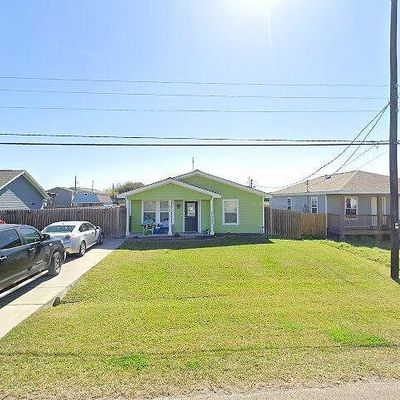 910 S Young, Rockport, TX 78382