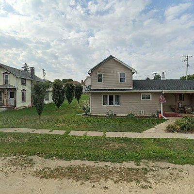 101 E Second St, Leaf River, IL 61047