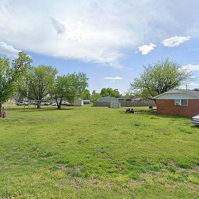 102 E Broadway St, Union City, OK 73090