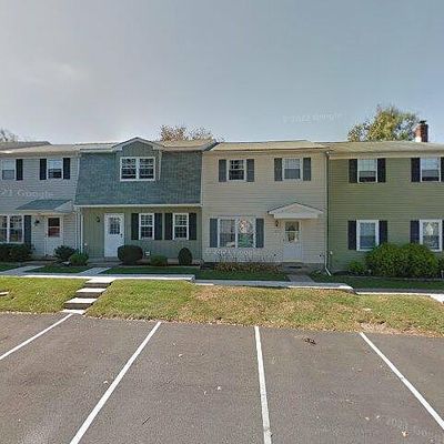 102 Green Meadow Ln, Telford, PA 18969