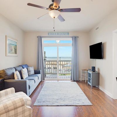 103 N Irving Ave #305, Colonial Beach, VA 22443