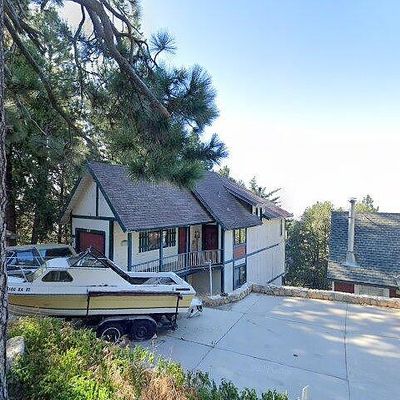 1136 Scenic Way, Rimforest, CA 92378