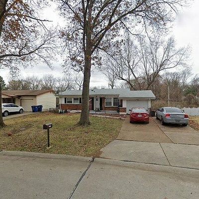 11431 Ortega Dr, Saint Louis, MO 63138