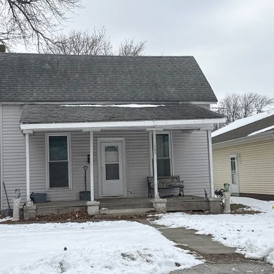 107 S Saint John St, Assumption, IL 62510