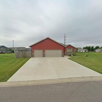 132 Bear Path Dr, Mankato, MN 56001