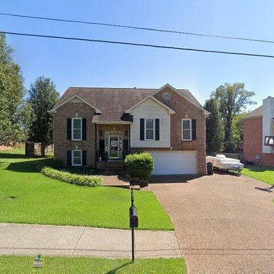 121 Huntington Pl, Hendersonville, TN 37075