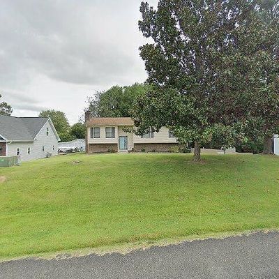 146 Wagoner Dr, Mount Airy, NC 27030