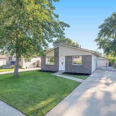 14749 Duncan St, Taylor, MI 48180