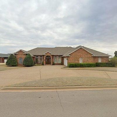 148 Fairway Dr, Elk City, OK 73644