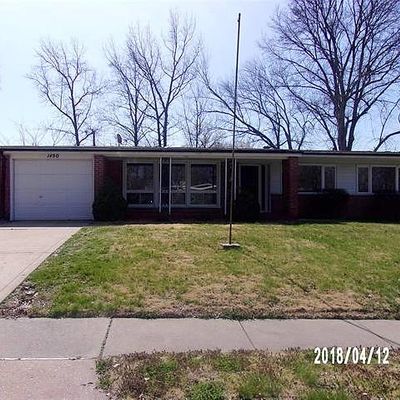 1490 Thoroughbred Ln, Florissant, MO 63033