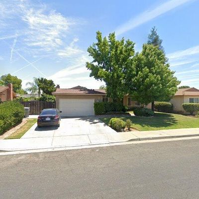 1496 Scott Ave, Clovis, CA 93611