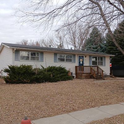 15 Alcoma Dr, North Sioux City, SD 57049