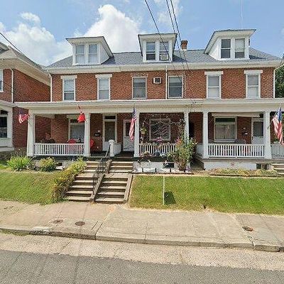 137 N Walnut St, Boyertown, PA 19512