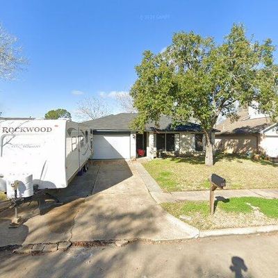 137 Trail Ride Rd, Angleton, TX 77515