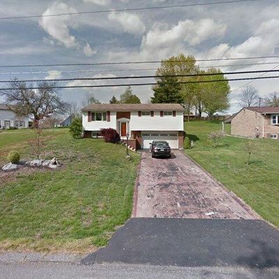 138 Greenwood Dr, Bridgeville, PA 15017