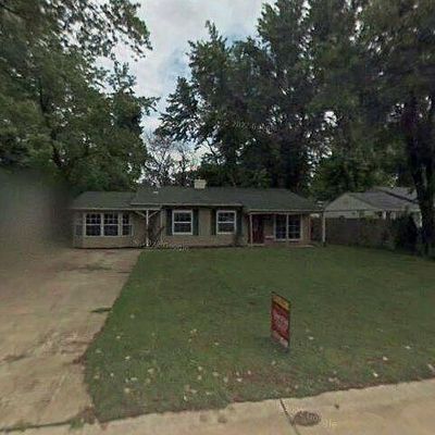 18 Jamestown Dr, Saint Peters, MO 63376