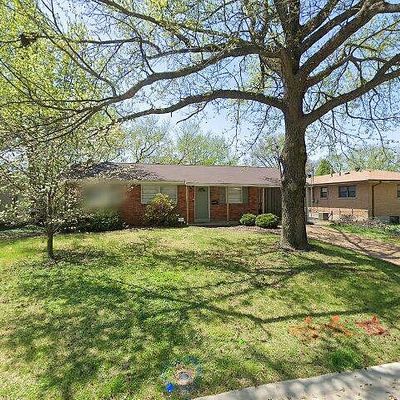 1860 Bluebird Dr, Florissant, MO 63031