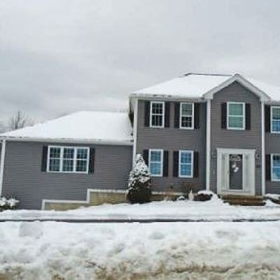 16 Grizzly Dr, Rutland, MA 01543