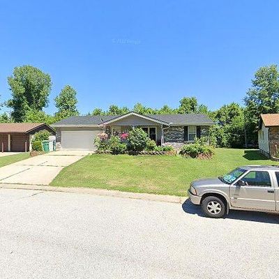 1601 Belleau Lake Dr, O Fallon, MO 63366