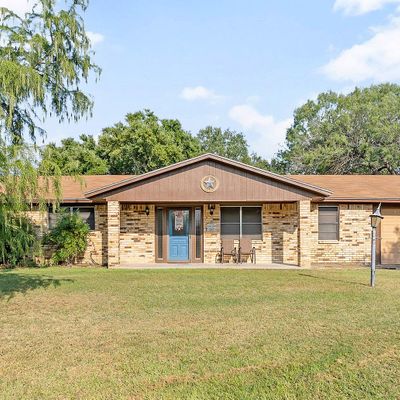 1610 Mesquite Ave, Three Rivers, TX 78071