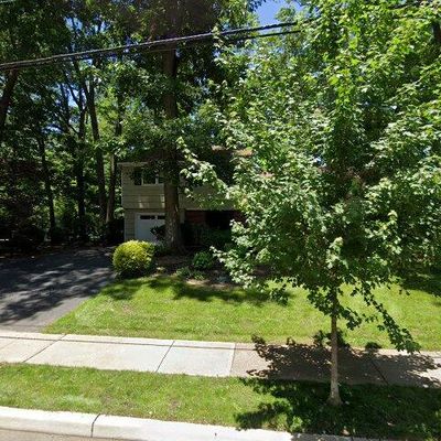 21 Rolling Rd, East Brunswick, NJ 08816