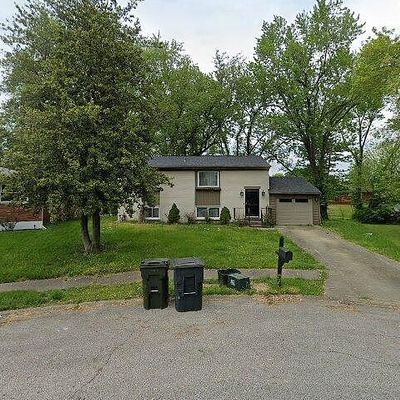 211 Lawn Ct, New Albany, IN 47150